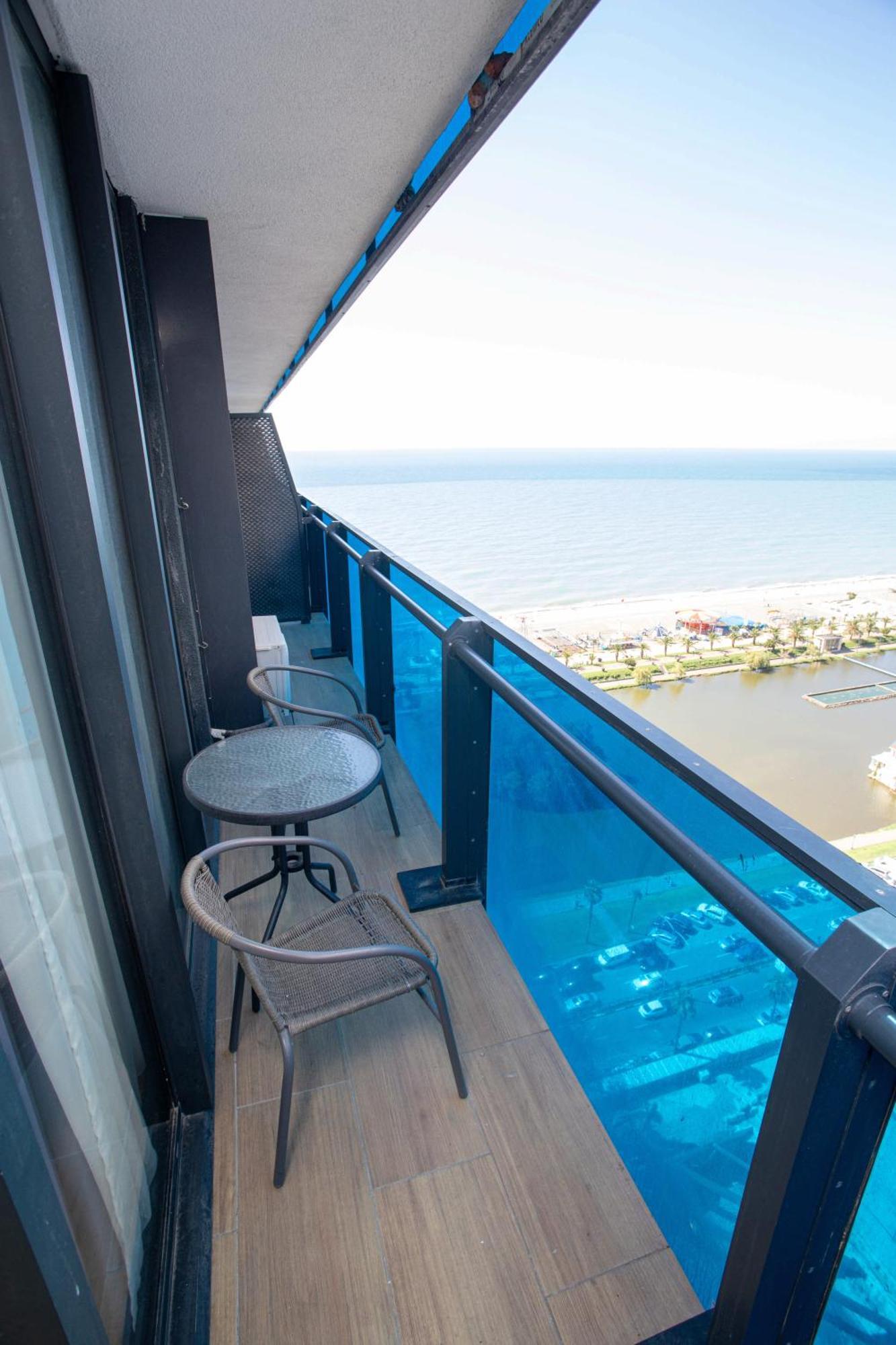 Luxsor & Gorgeous Sea Vlews Apartment บาทูมิ ภายนอก รูปภาพ