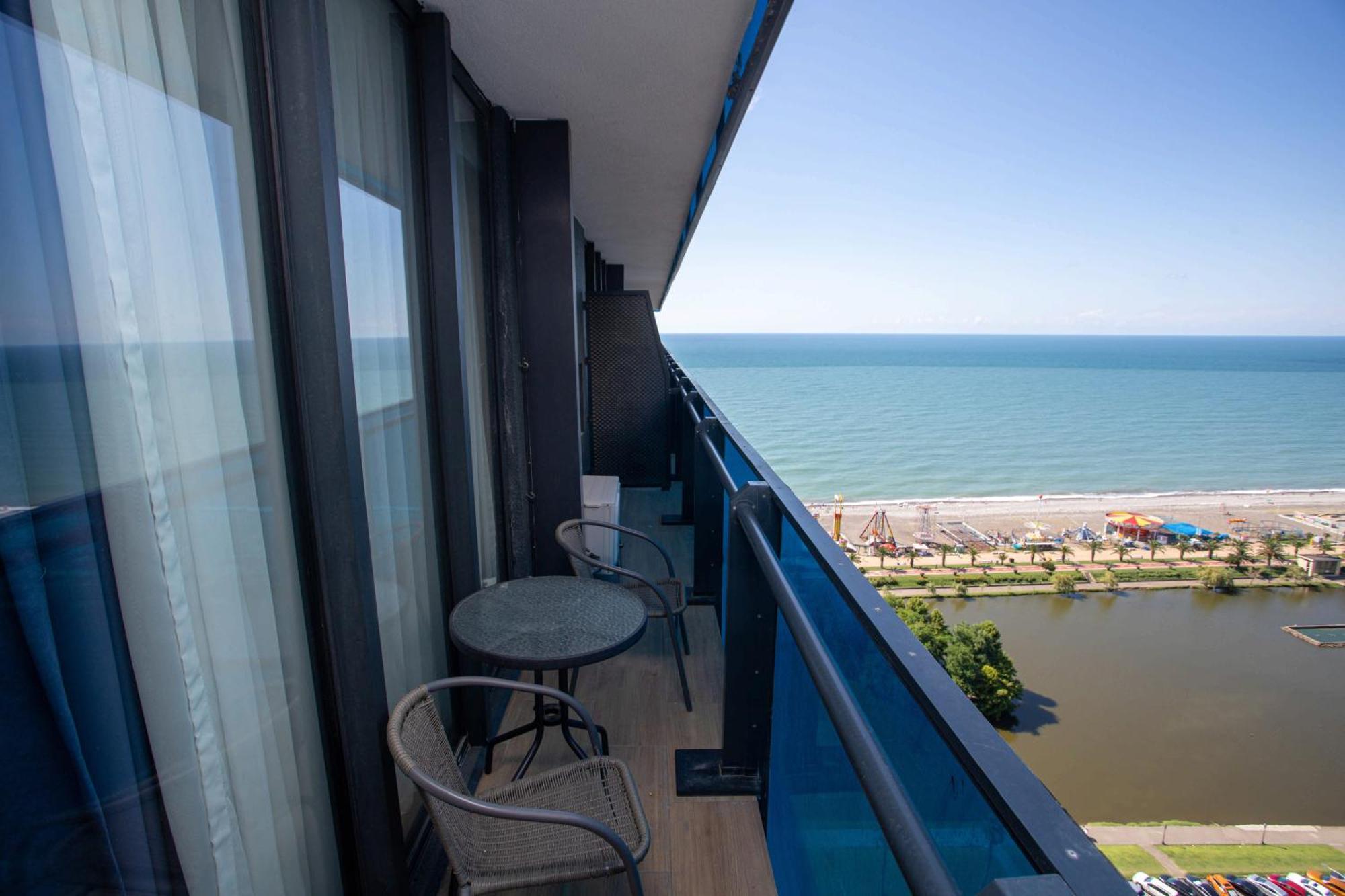 Luxsor & Gorgeous Sea Vlews Apartment บาทูมิ ภายนอก รูปภาพ